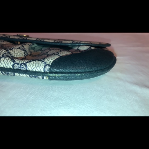 Gucci Handbag - Picture 6 of 14